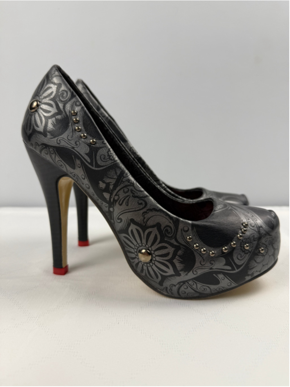 Iron Fist Black Silver Floral Skull Heels Women Size 6.5